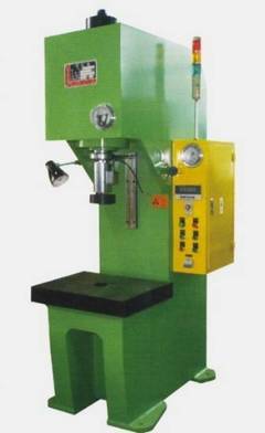 106型電機(jī)壓裝機(jī) 化工與橡膠行業(yè)的精良設(shè)備